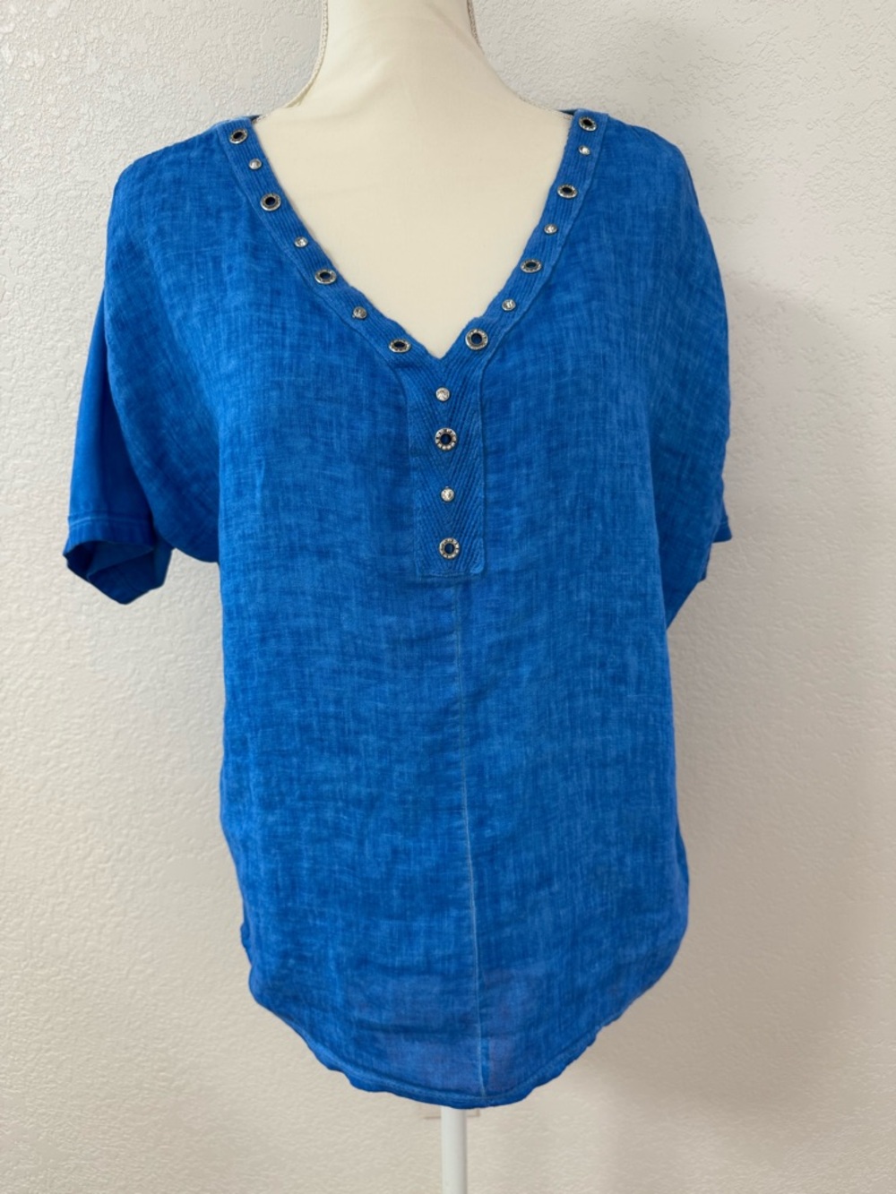 Blue Linen Cotton Blend V-Neck Grommet Women Short Sleeve Moven Top  XL.